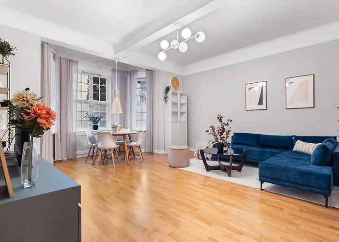 Modern - Luxury Neighborhood - 4 Pax